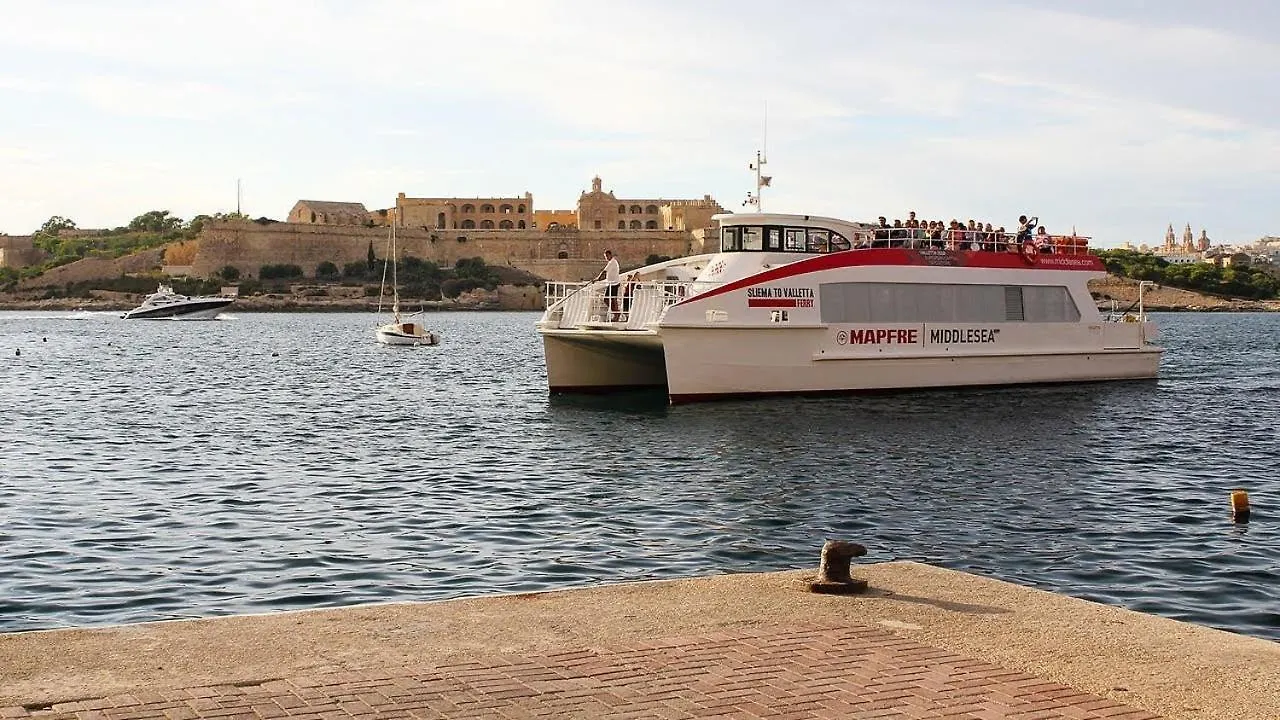 Splendid 2Br Apartment, Steps To St Georges Bay Saint Julian's Malta
